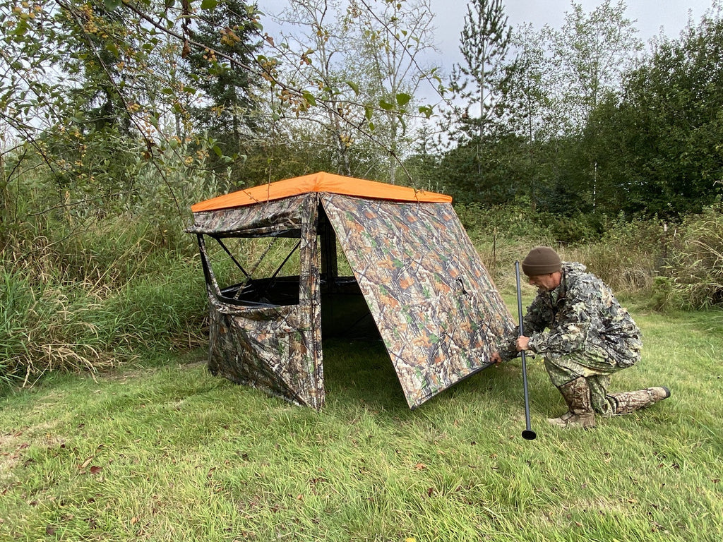 Author closes the lid of the hunting blind