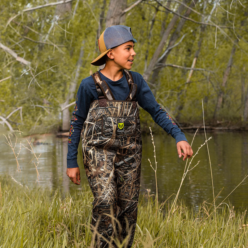  TIDEWE Chest Waders for Kids, Waterproof Youth Waders with Boot  Hanger, Lightweight Durable PVC Kids Chest Waders with Boot for Fishing &  Hunting (Size 2/3T) : Sports & Outdoors